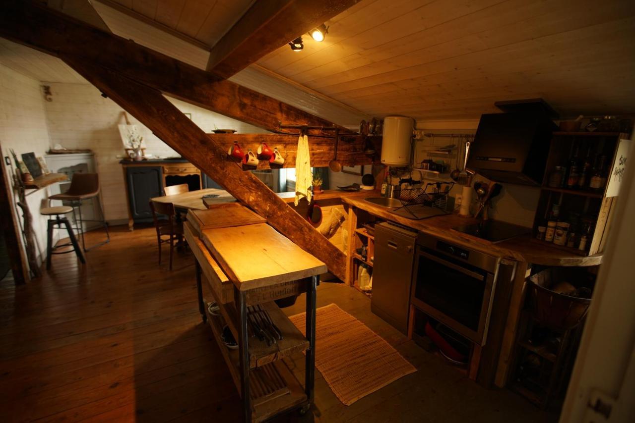 Le Refuge Ceretan, Grand Et Bel Appartement Mansarde En Plein Centre Kültér fotó