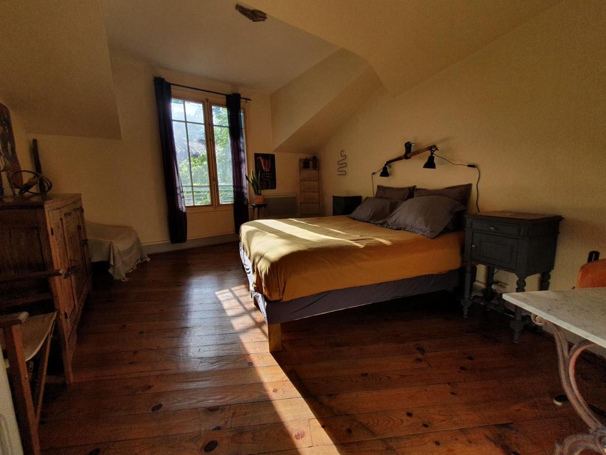 Le Refuge Ceretan, Grand Et Bel Appartement Mansarde En Plein Centre Kültér fotó